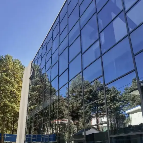 फ्रेम गरिएको पर्दा पर्खालहरू